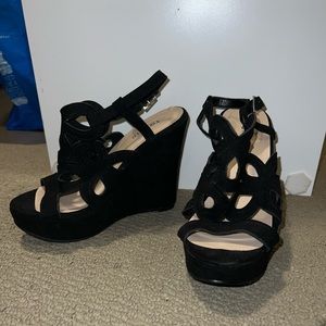 Torrid size 7W black platform wedges